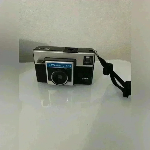 Vintage Kodak Instamatic X-15 Camera w/ Carry Case, Flash Cubes, Film- Untested - Picture 4 of 16